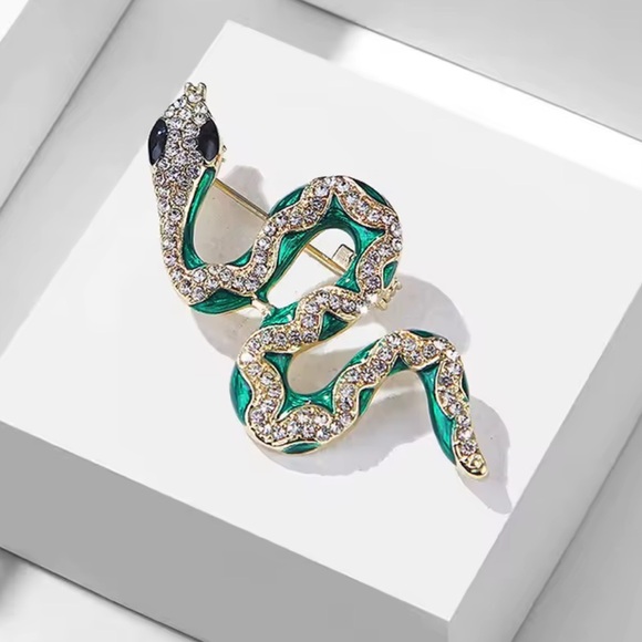 Serpenti Emerald Snake Gold Brooch - Picture 2 of 9